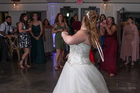 wedding photo
first look photography
best wedding photographer in CT
wedding dresses
wedding venues in CT
Vanessa Trettel Photography
StoneHurst at Hampton Valley - CT'