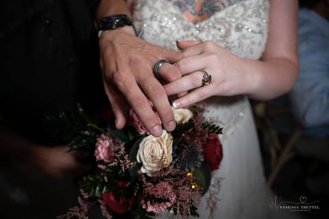 wedding photo
first look photography
best wedding photographer in CT
wedding dresses
wedding venues in CT
Vanessa Trettel Photography
StoneHurst at Hampton Valley - CT'