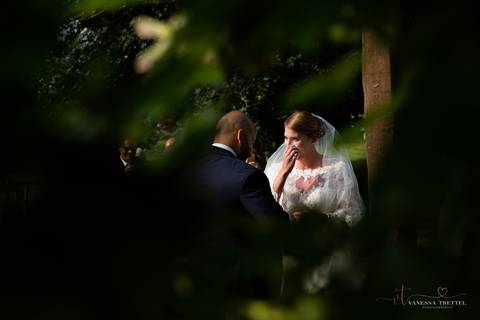 wedding photo
first look photography
best wedding photographer in CT
wedding dresses
wedding venues in CT
Vanessa Trettel Photography
Evergreen Bed and Breakfast, Southbury CT'