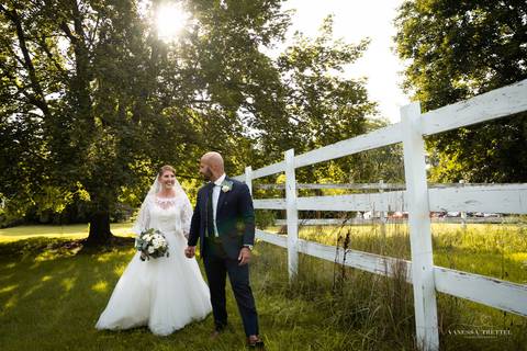 wedding photo
first look photography
best wedding photographer in CT
wedding dresses
wedding venues in CT
Vanessa Trettel Photography
Evergreen Bed and Breakfast, Southbury CT'