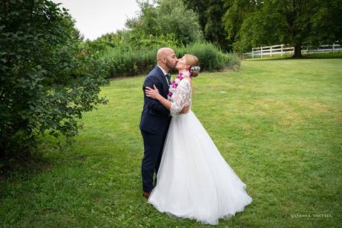 wedding photo
first look photography
best wedding photographer in CT
wedding dresses
wedding venues in CT
Vanessa Trettel Photography
Evergreen Bed and Breakfast, Southbury CT'