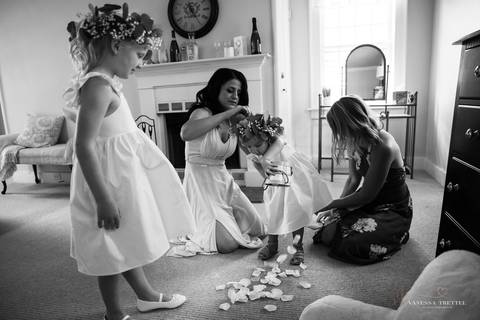 wedding photo
first look photography
best wedding photographer in CT
wedding dresses
wedding venues in CT
Vanessa Trettel Photography'