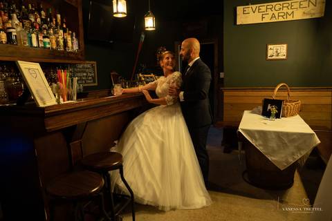 wedding photo
first look photography
best wedding photographer in CT
wedding dresses
wedding venues in CT
Vanessa Trettel Photography
Evergreen Bed and Breakfast, Southbury CT'