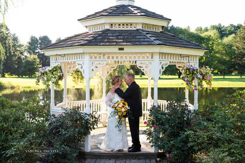 wedding photo
first look photography
best wedding photographer in CT
wedding dresses
wedding venues in CT
Vanessa Trettel Photography'