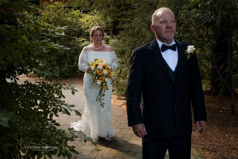 wedding photo
first look photography
best wedding photographer in CT
wedding dresses
wedding venues in CT
Vanessa Trettel Photography'