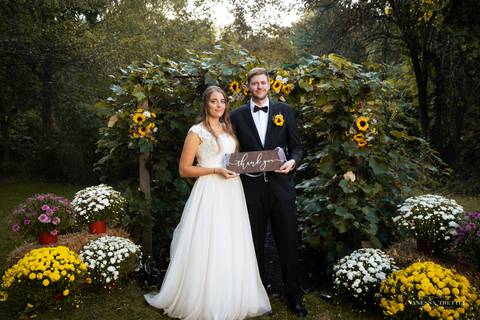 wedding photo
first look photography
best wedding photographer in CT
wedding dresses
wedding venues in CT
Vanessa Trettel Photography'