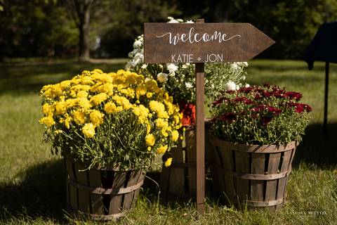 wedding photo
first look photography
best wedding photographer in CT
wedding dresses
wedding venues in CT
Vanessa Trettel Photography'