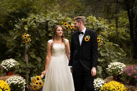 wedding photo
first look photography
best wedding photographer in CT
wedding dresses
wedding venues in CT
Vanessa Trettel Photography'