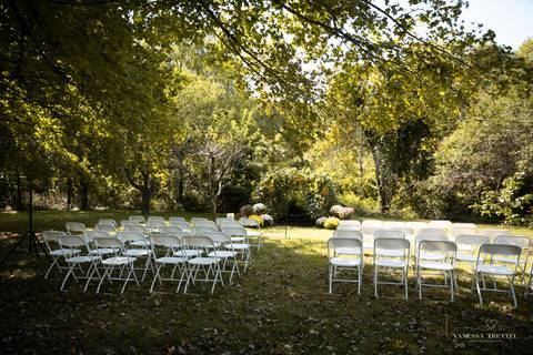 wedding photo
first look photography
best wedding photographer in CT
wedding dresses
wedding venues in CT
Vanessa Trettel Photography'