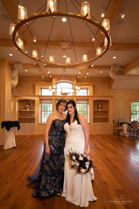 wedding photo
first look photography
best wedding photographer in CT
wedding dresses
wedding venues in CT
Vanessa Trettel Photography'