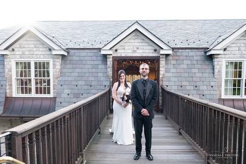 wedding photo
first look photography
best wedding photographer in CT
wedding dresses
wedding venues in CT
Vanessa Trettel Photography'