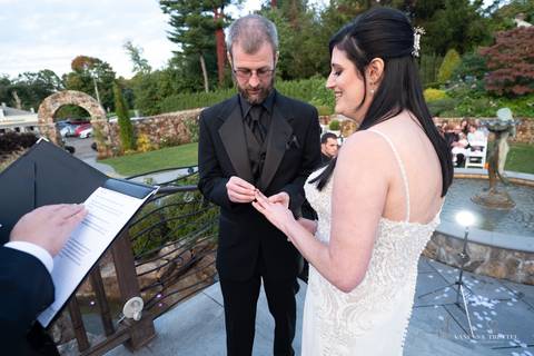 wedding photo
Halloween wedding
best wedding photographer in CT
wedding dresses
wedding venues in CT
Vanessa Trettel Photography
Vyne Middlebury - CT'