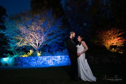 wedding photo
Halloween wedding
best wedding photographer in CT
wedding dresses
wedding venues in CT
Vanessa Trettel Photography
Vyne Middlebury - CT'