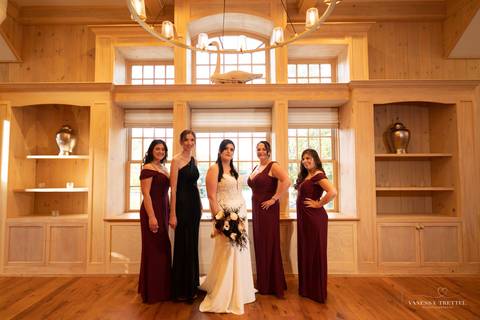 Photo bride get ready 
Wedding photographer in CT
Wedding photographer in NYC
bridemaid wedding
Vanessa Trettel Photography'