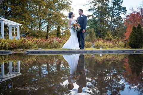 wedding photo
first look photography
best wedding photographer in CT
wedding dresses
wedding venues in CT
Pond House Cafe Hartford
Elizabeth Park wedding
Vanessa Trettel Photography'