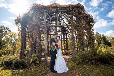 wedding photo
first look photography
best wedding photographer in CT
wedding dresses
wedding venues in CT
Pond House Cafe Hartford
Elizabeth Park wedding
Vanessa Trettel Photography'