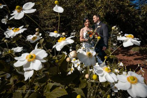 wedding photo
first look photography
best wedding photographer in CT
wedding dresses
wedding venues in CT
Pond House Cafe Hartford
Elizabeth Park wedding
Vanessa Trettel Photography'