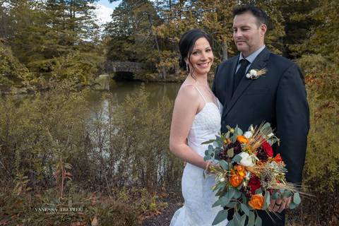 wedding photo
first look photography
best wedding photographer in CT
wedding dresses
wedding venues in CT
Pond House Cafe Hartford
Elizabeth Park wedding
Vanessa Trettel Photography'