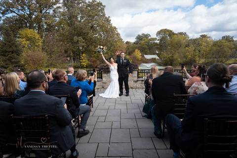 wedding photo
first look photography
best wedding photographer in CT
wedding dresses
wedding venues in CT
Pond House Cafe Hartford
Elizabeth Park wedding
Vanessa Trettel Photography'