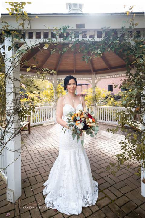 wedding photo
first look photography
best wedding photographer in CT
wedding dresses
wedding venues in CT
Vanessa Trettel Photography'