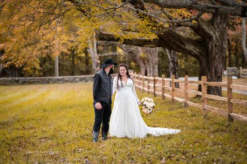wedding photo
first look photography
Tyrone Farm CT
best wedding photographer in CT
wedding dresses
Barn wedding venues in CT
Country wedding
wedding in the fall
Vanessa Trettel Photography'