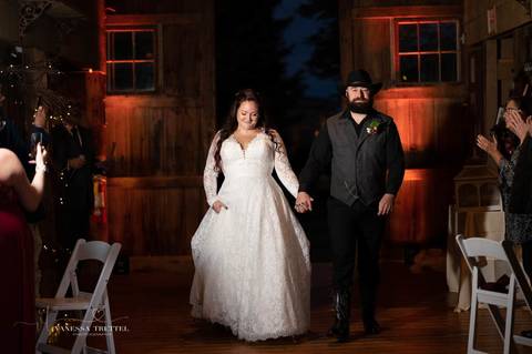 wedding photo
first look photography
Tyrone Farm CT
best wedding photographer in CT
wedding dresses
Barn wedding venues in CT
Country wedding
wedding in the fall
Vanessa Trettel Photography'