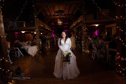 wedding photo
first look photography
Tyrone Farm CT
best wedding photographer in CT
wedding dresses
Barn wedding venues in CT
Country wedding
wedding in the fall
Vanessa Trettel Photography'