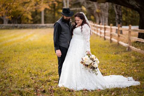 wedding photo
first look photography
Tyrone Farm CT
best wedding photographer in CT
wedding dresses
Barn wedding venues in CT
Country wedding
wedding in the fall
Vanessa Trettel Photography'