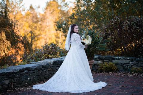 wedding photo
first look photography
Tyrone Farm CT
best wedding photographer in CT
wedding dresses
Barn wedding venues in CT
Country wedding
wedding in the fall
Vanessa Trettel Photography'