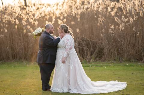 Wedding photographer
fat couple
Great River Golf Club
Milford golf CT
Vanessa Trettel Photography
'