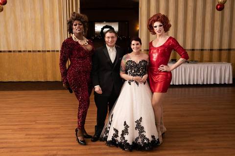 wedding photo
first look photography
best wedding photographer in CT
wedding dresses
wedding venues in CT
Vanessa Trettel Photography
wedding in A Villa Luisa Bolton CT
black wedding dress'