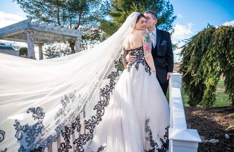 wedding photo
first look photography
Robert Taylor photography
best wedding photographer in CT
wedding dresses
wedding venues in CT
Vanessa Trettel Photography
wedding in A Villa Luisa Bolton CT
black wedding dress'