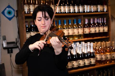 wedding photo
first look photography
best wedding photographer in CT
wedding dresses
wedding venues in CT
Vanessa Trettel Photography
White Silo Farm & Winery'