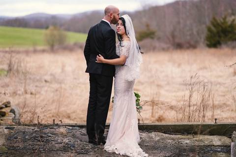 wedding photo
first look photography
best wedding photographer in CT
wedding dresses
wedding venues in CT
Vanessa Trettel Photography
White Silo Farm & Winery
red Barn wedding photo'