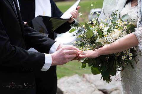 wedding photo
first look photography
best wedding photographer in CT
wedding dresses
wedding venues in CT
Vanessa Trettel Photography
White Silo Farm & Winery'