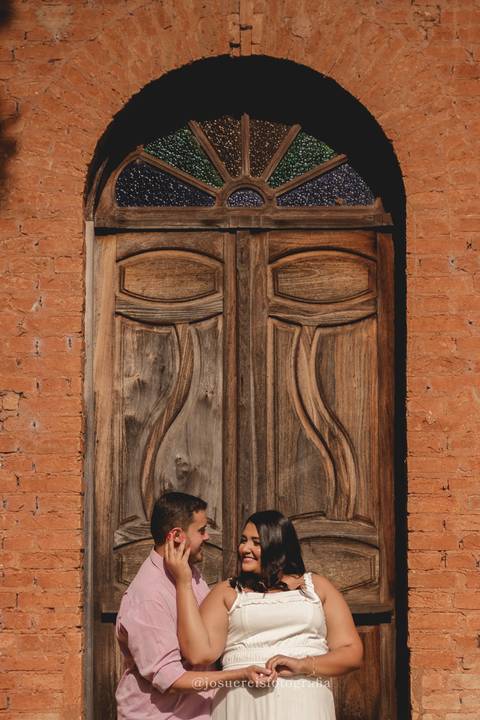 Portal  lateral testemunha de muitas histórias'