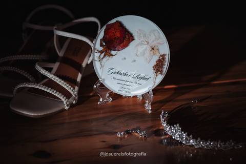 Porta Alianças: Iguana artes em resina'