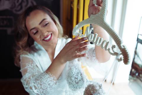 Vestido da noiva: Ateliê Patrícia Roque e Harmonia trajes finos'