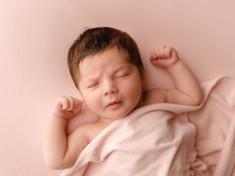 Sessão fotográfica recém-nascido'