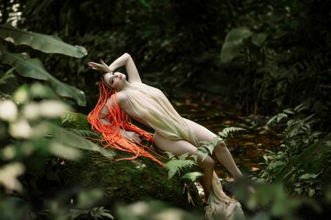 ensaio fotografico externo feminino de bruxa'