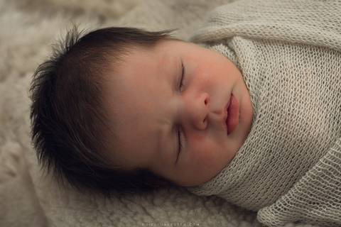 nenem dormindo em ensaio de newborn pelo fotografo de casamento em rolim de moura edielton kester'