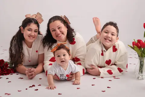 estúdio rossinis fotografia de família  em Suzano - SP, Ensaio de Dia das Mães 2025'