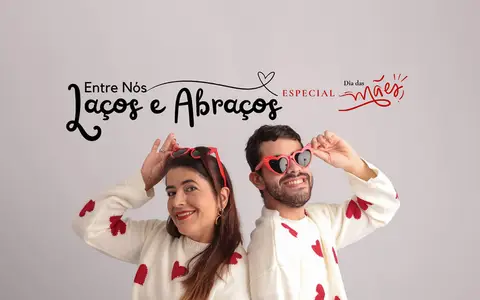 Estudio Rossinis em Suzano - São Paulo, Ensaio fotográfico Dia das Mães, Fotografia Dia das Mães 2025, Ensaio fotográfico para mães e filhos, Fotografia de família, Ensaio Especial dia das mães, 
Fotografia com suéteres de coração, Tulipas vermelhas fotos'