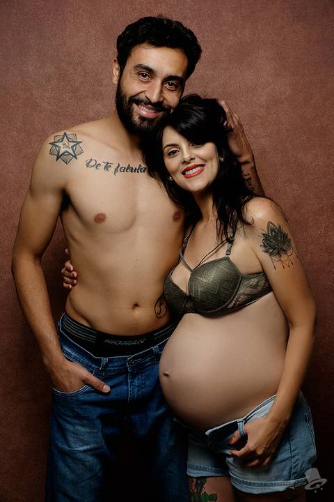 ensaio-fotográfico-sessão-fotografia-gestante-grávida-recém-nascido-newborn-família-nú-de-gestante-estúdio-externo-Curitiba-Florianópolis-Camburiú-Campo-Largo-infantil'