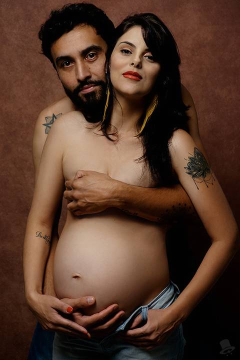 ensaio-fotográfico-sessão-fotografia-gestante-grávida-recém-nascido-newborn-família-nú-de-gestante-estúdio-externo-Curitiba-Florianópolis-Camburiú-Campo-Largo-infantil'