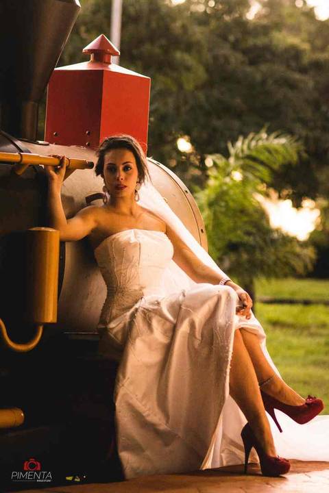 Ensaio Pré casamento trash the dress realizado na cidade de Piraju São Paulo, com o Casal Bella e Rafa , pimenta Image Fotografia de Casamento em Alta Floresta.'