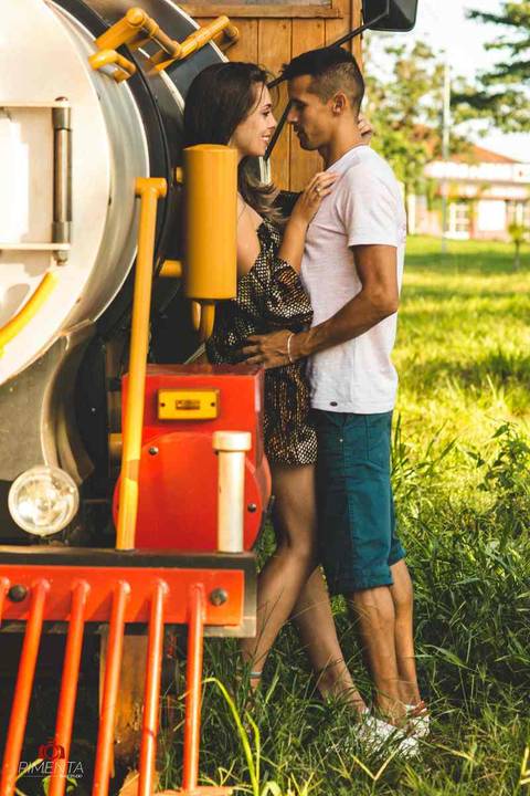 Ensaio Pré casamento trash the dress realizado na cidade de Piraju São Paulo, com o Casal Bella e Rafa , pimenta Image Fotografia de Casamento em Alta Floresta.'