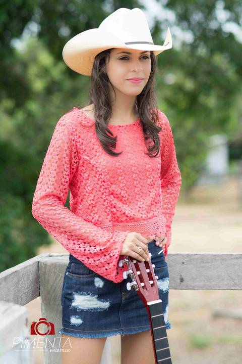 Ensaio 15 anos ao estilo country  realizado na fazenda com a querida Patricia Tironi fotografia Anderson Machado Pimenta Image Studio em Paranaita MT, Alta Floresta MT a festa vai ser linda com fotografias criativas de aniversário.'