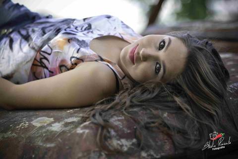 Ensaio de 15 anos realizado na cidade de Paranaita Mt proximo a Alta Floresta MT em um sitio em um carro velho linda a aniversáriante pimenta Image Studio fotografia Anderson Machado'