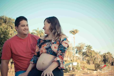 Ensaio de Gestante Criativo realizado na Cidade de Alta Floresta MT, com o Casal Joslaine e Cesar da Cidade de Paranaíta, fotografo de Gestante Pimenta Image Studio'